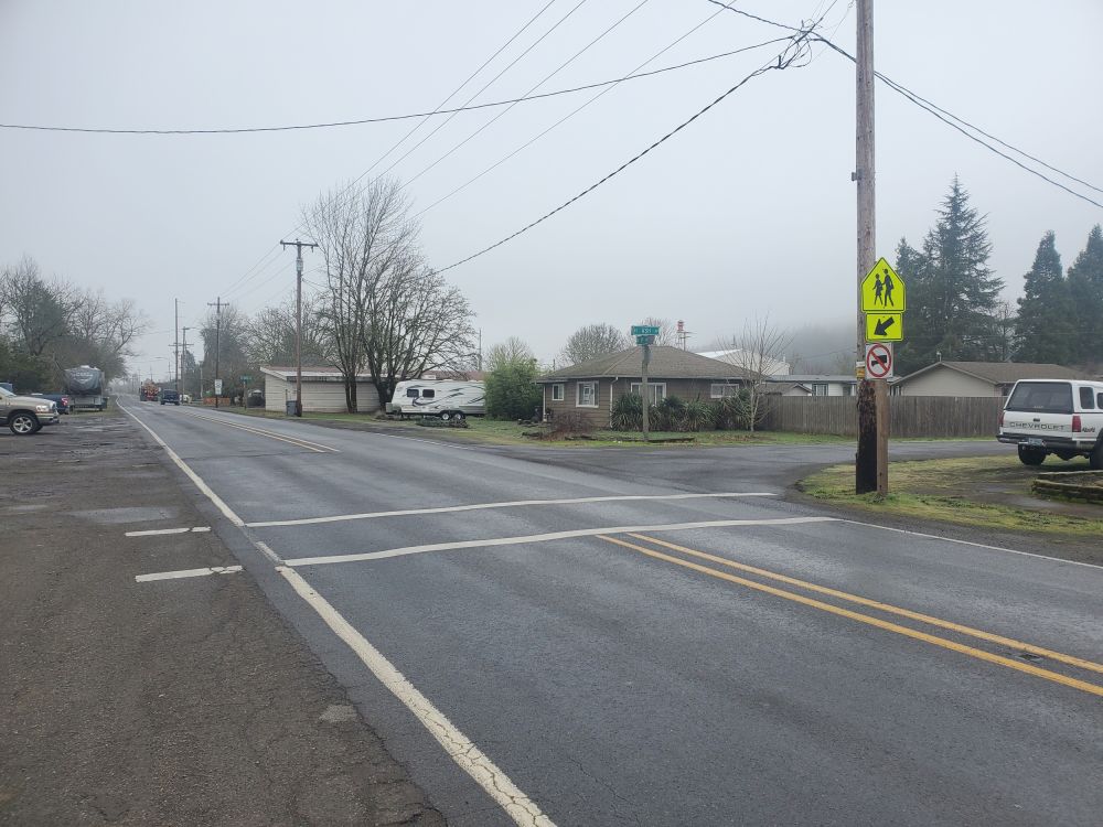 Photo showing the crosswalk at SE Ash Street on OR 226.